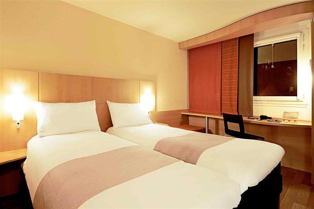 Hotel Ibis Epinay Sur Seine - Gennevilliers Habitación foto